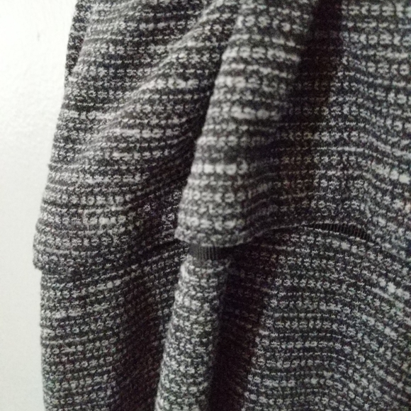 Lululemon Vinyasa Scarf - Convertible Infinity Scarf - Picture 4 of 6